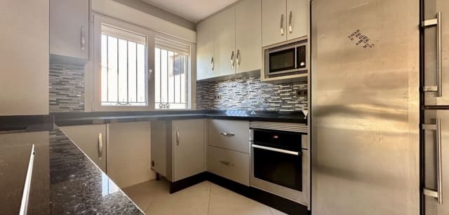 4 bedroom Villa for sale in Villamartin, Orihuela with garage - € 260,000 (Ref: 9430795)