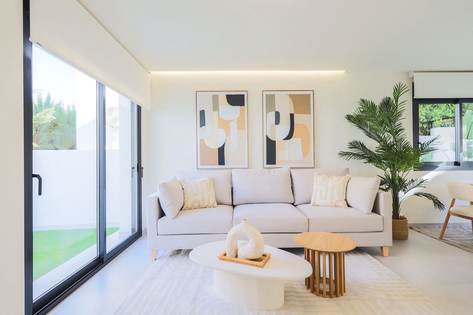 3 soveværelse Villa til salg i Villamartin med swimmingpool - € 590.000 (Ref: 9443053)