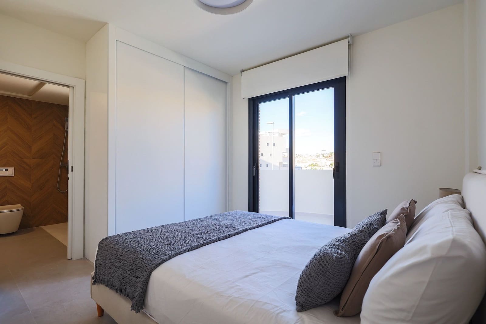 3 soveværelse Villa til salg i Villamartin med swimmingpool - € 590.000 (Ref: 9443053)