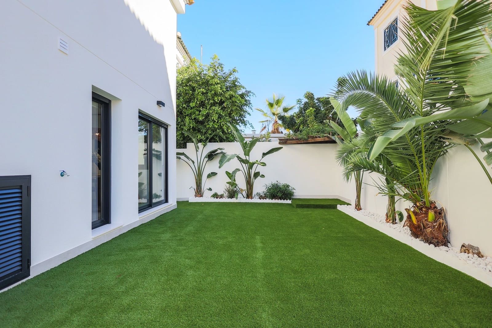 3 soveværelse Villa til salg i Villamartin med swimmingpool - € 590.000 (Ref: 9443053)