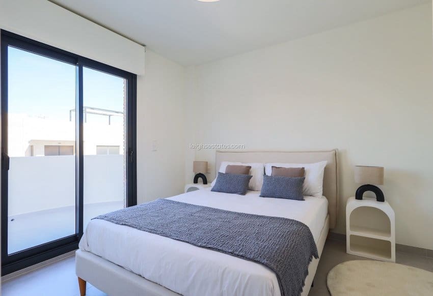 3 slaapkamer Villa te koop in Villamartin met zwembad - € 590.000 (Ref: 9443053)