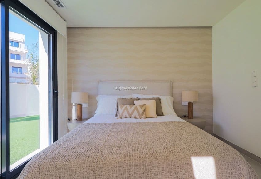 3 slaapkamer Villa te koop in Villamartin met zwembad - € 590.000 (Ref: 9443053)