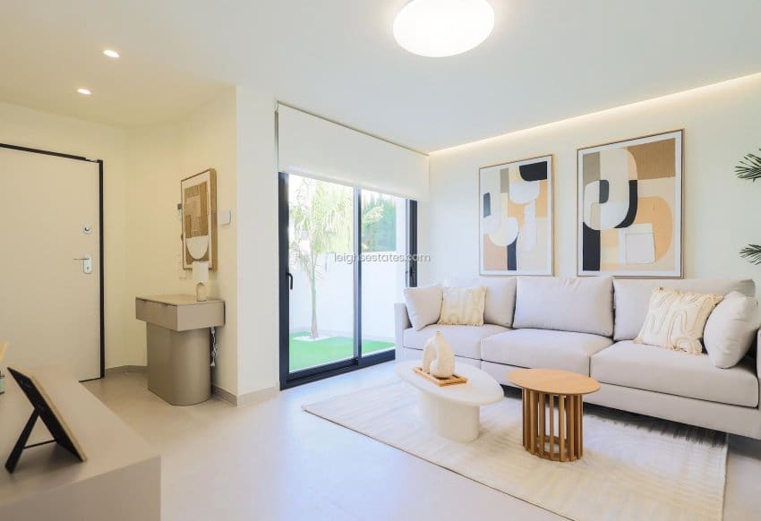 3 slaapkamer Villa te koop in Villamartin met zwembad - € 590.000 (Ref: 9443053)