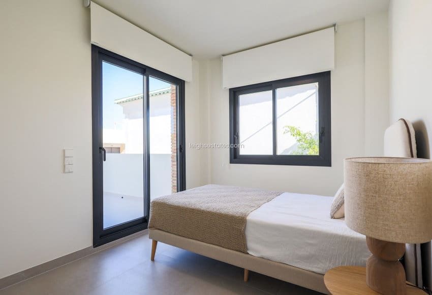 3 slaapkamer Villa te koop in Villamartin met zwembad - € 590.000 (Ref: 9443053)