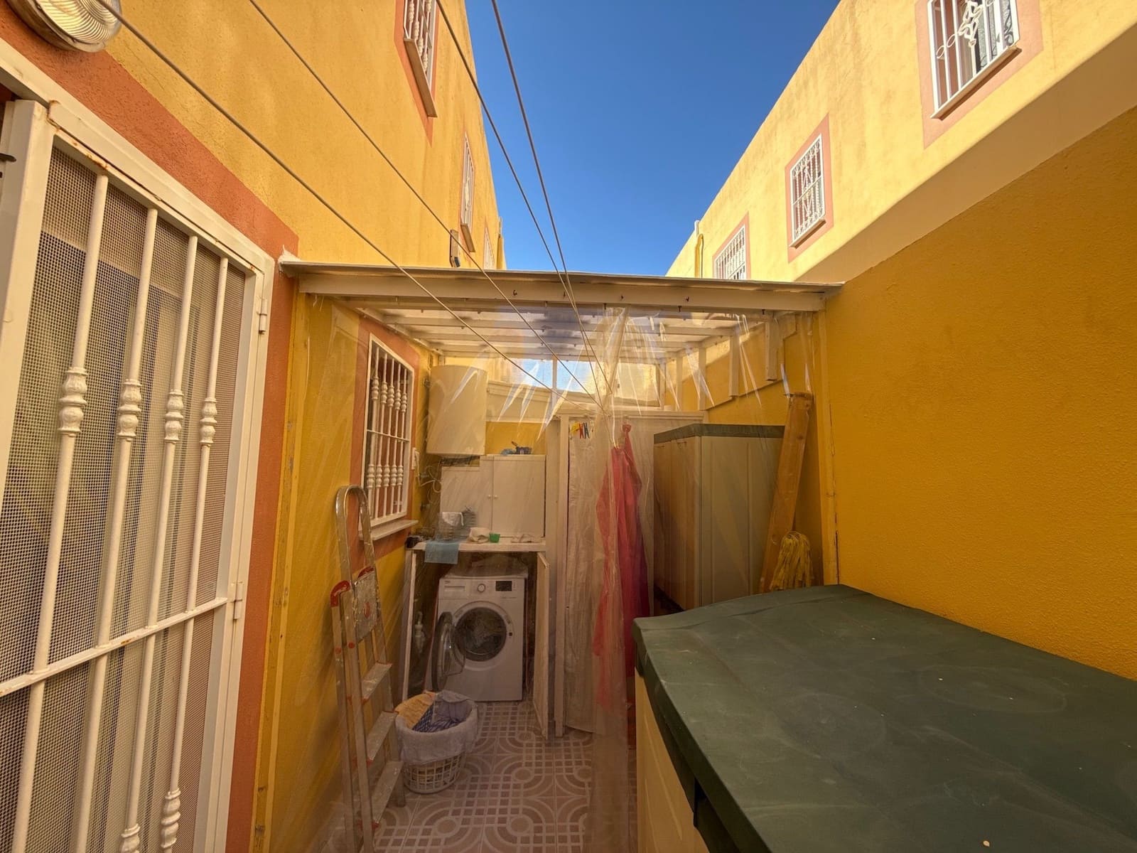 2 bedroom Townhouse for sale in Villamartin with pool - € 155,000 (Ref: 9485141)