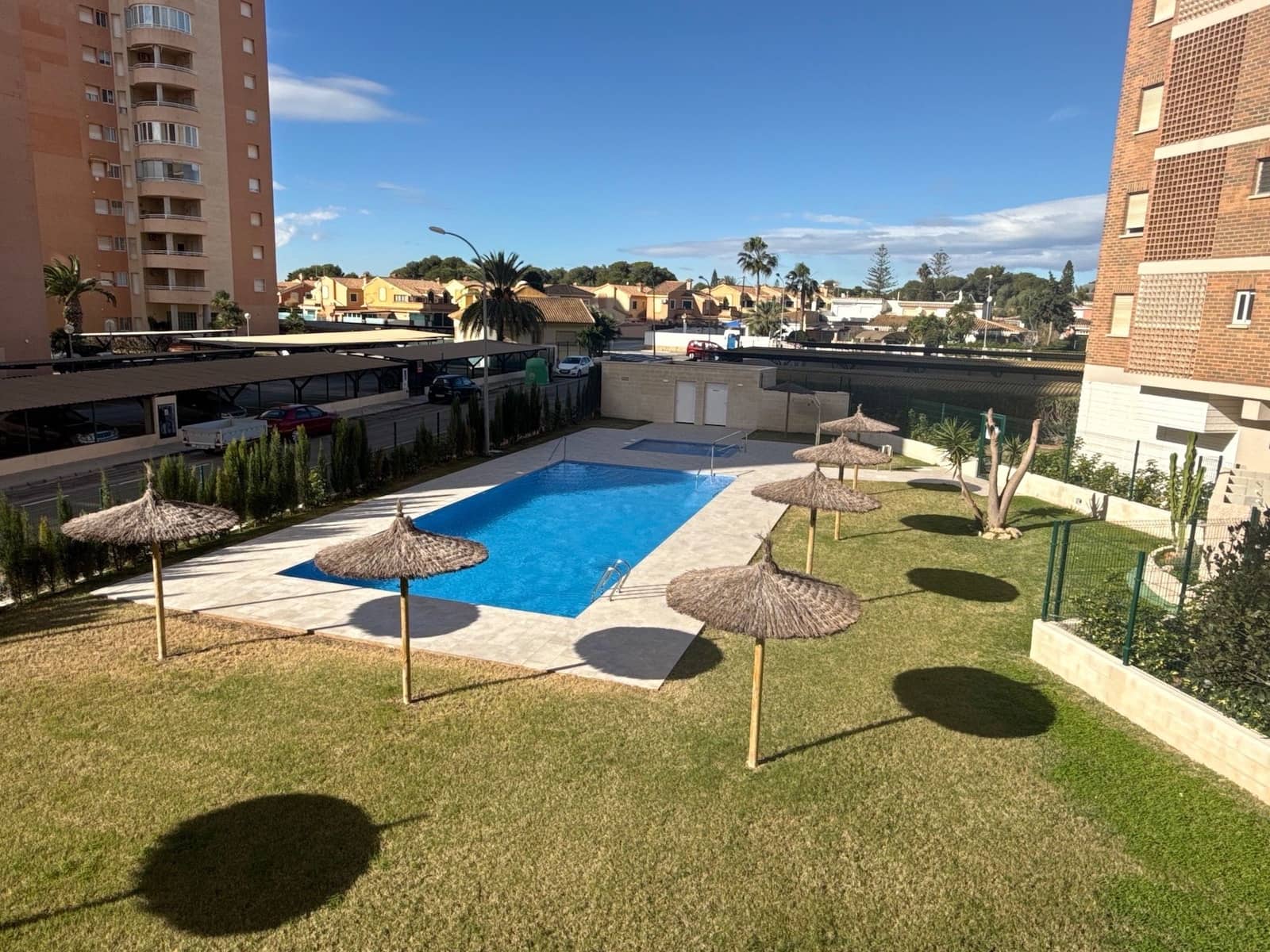3 Zimmer Apartment zu verkaufen in Dehesa de Campoamor mit Garage - 275.000 € (Ref: 9570620)