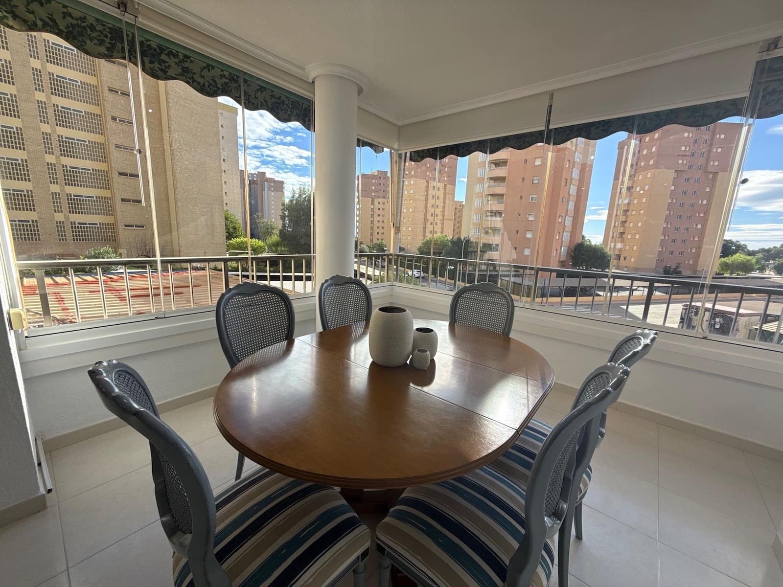 3 Zimmer Apartment zu verkaufen in Dehesa de Campoamor mit Garage - 275.000 € (Ref: 9570620)