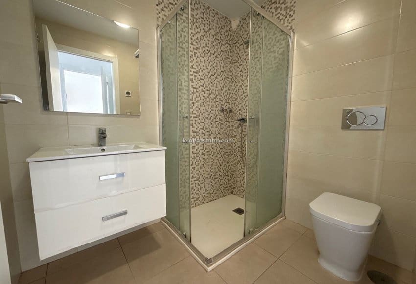 Apartamento de 2 habitaciones en Orihuela Costa en venta con piscina - 240.000 € (Ref: 9575635)