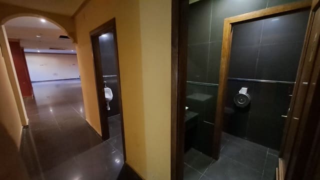 Commercieel te koop in San Miguel de Salinas - € 98.000 (Ref: 9602540)