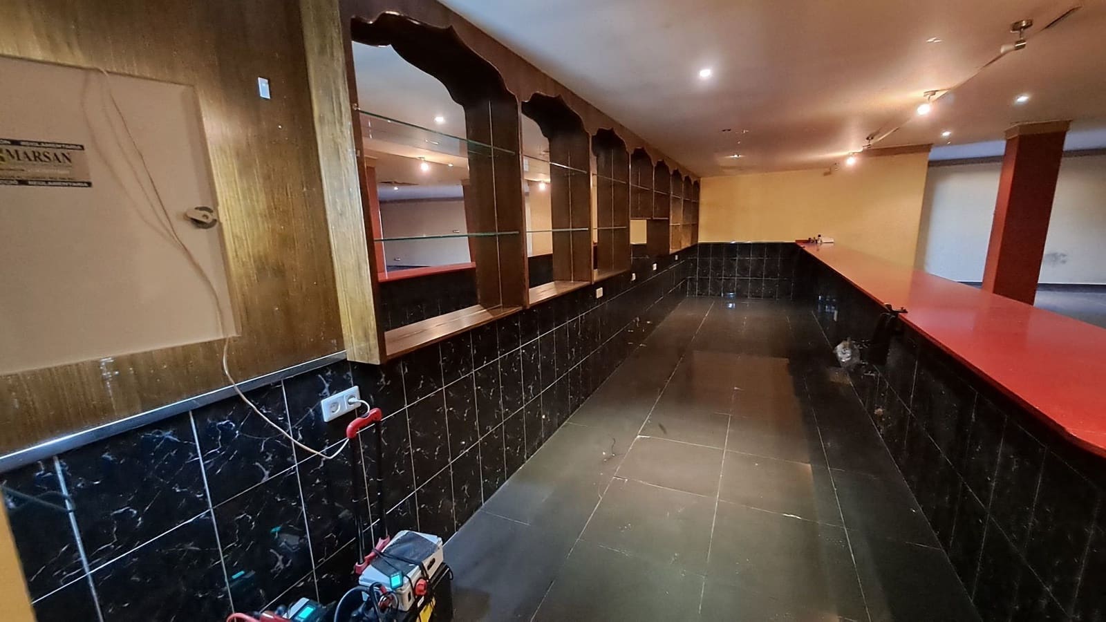 Commercieel te koop in San Miguel de Salinas - € 98.000 (Ref: 9602540)