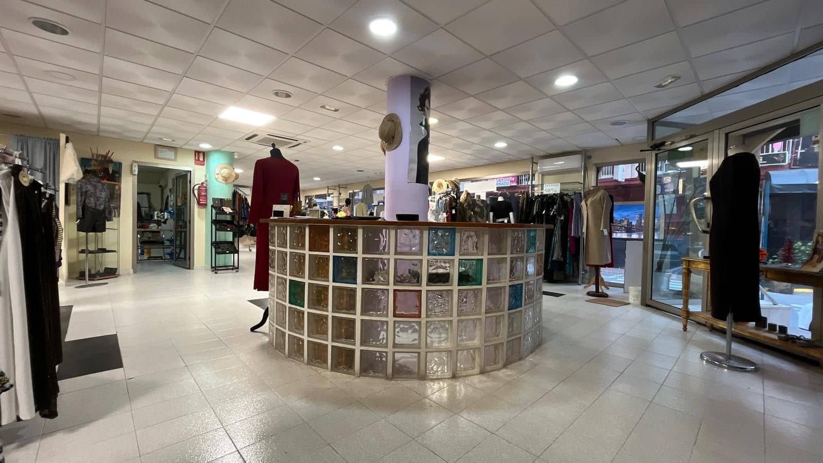 Commerciale in vendita in Torrevieja - 295.000 € (Rif: 9627196)