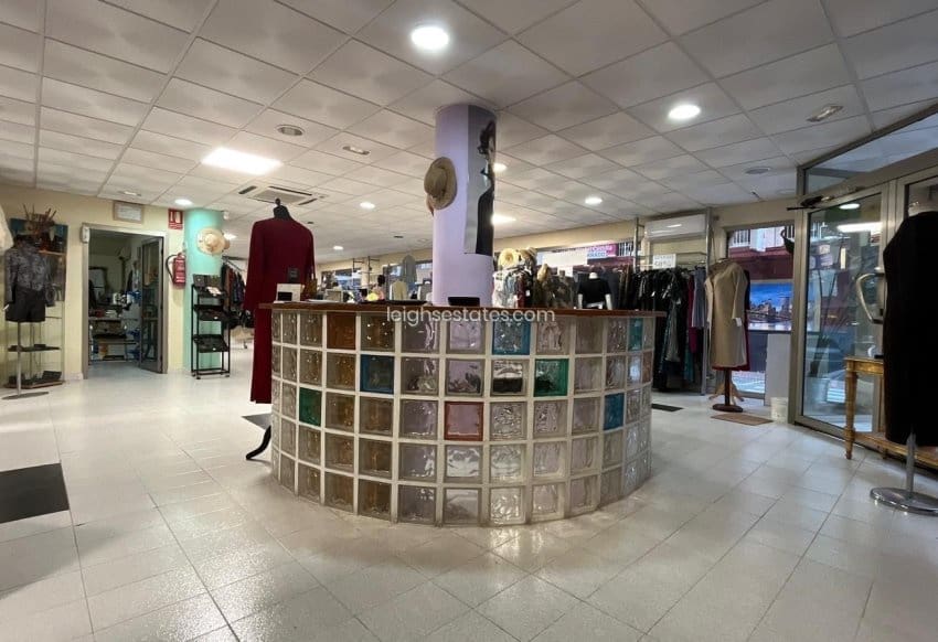 Kommersiell til salgs i Torrevieja - € 295 000 (Ref: 9627196)