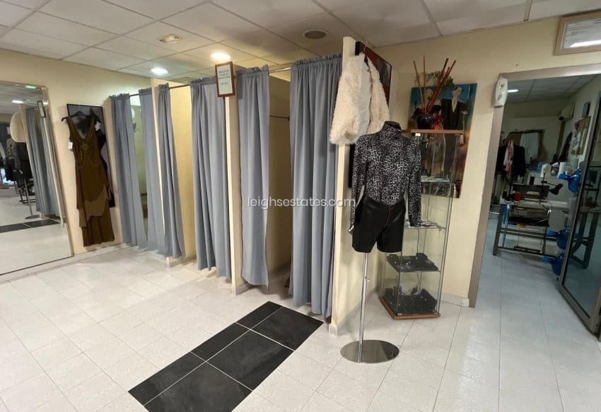 Kommersiell til salgs i Torrevieja - € 295 000 (Ref: 9627196)