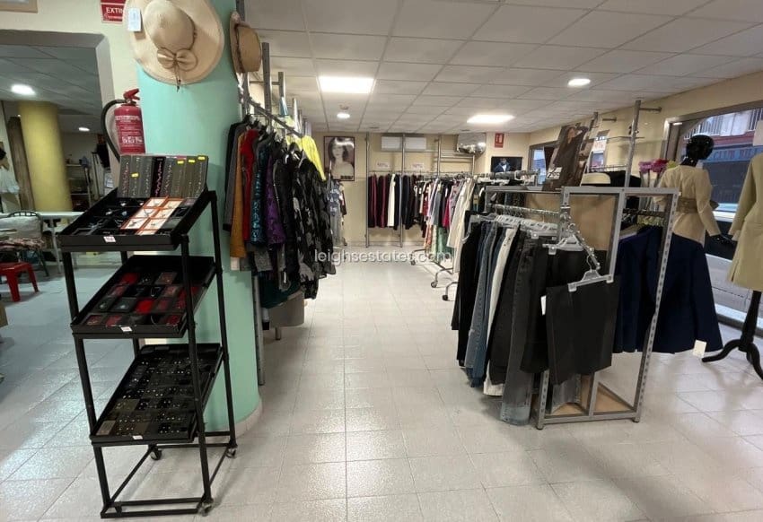 Kommersiell til salgs i Torrevieja - € 295 000 (Ref: 9627196)