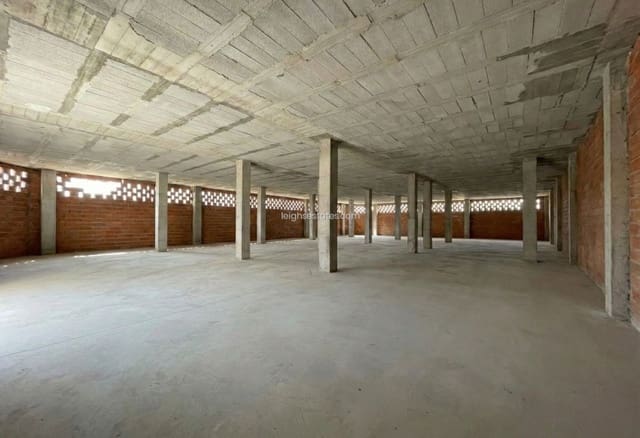 Commercial for sale in Pilar de la Horadada with garage - € 379,000 (Ref: 9629619)