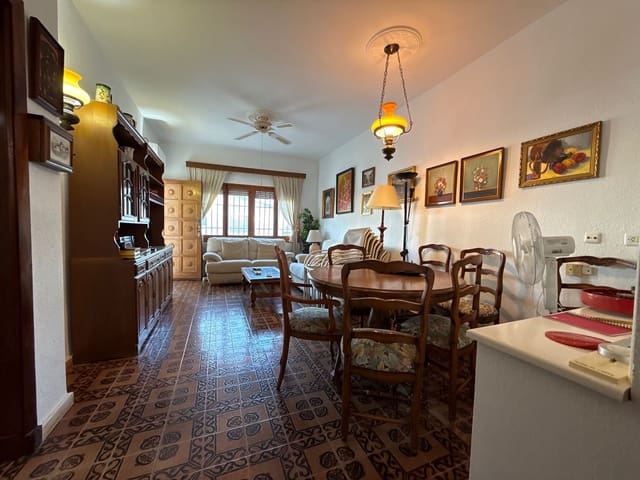 4 makuuhuone Paritalo myytävänä paikassa Dehesa de Campoamor, Orihuela mukana 
autotalli - 425 000 € (Ref: 9636438)