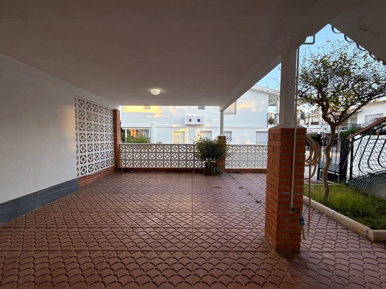 4 makuuhuone Paritalo myytävänä paikassa Dehesa de Campoamor mukana 
autotalli - 425 000 € (Ref: 9636438)