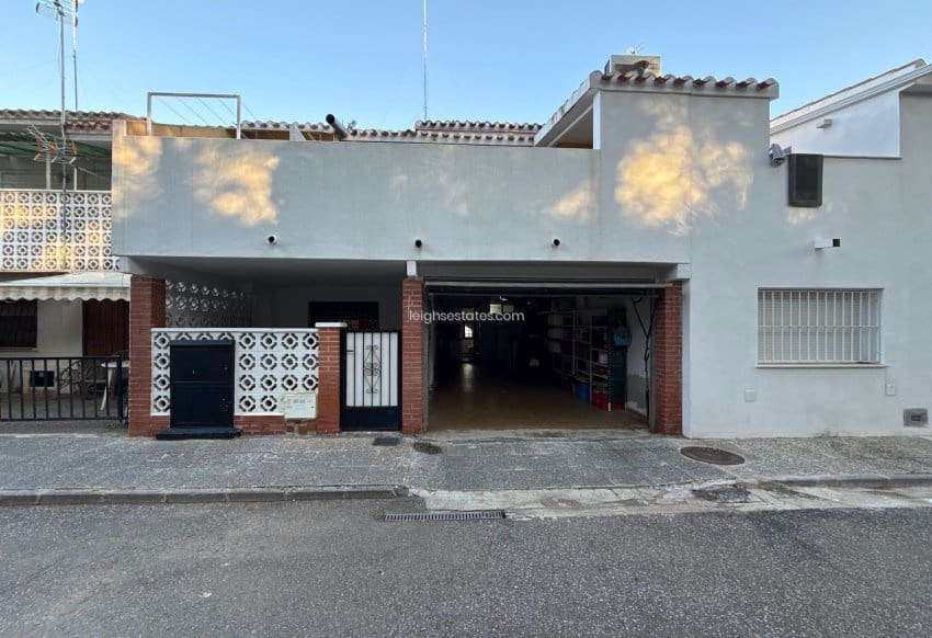 4 bedroom Townhouse for sale in Dehesa de Campoamor with garage - € 425,000 (Ref: 9636438)