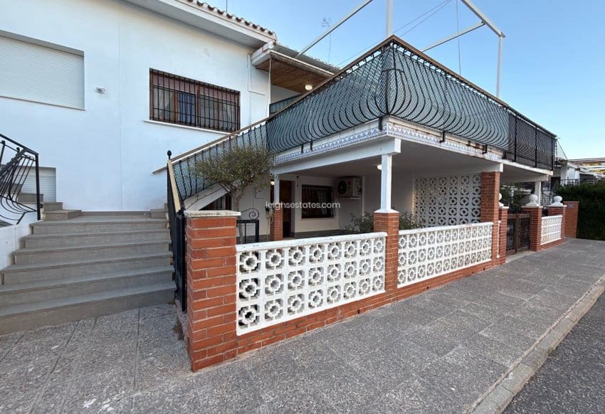 4 bedroom Townhouse for sale in Dehesa de Campoamor with garage - € 425,000 (Ref: 9636438)