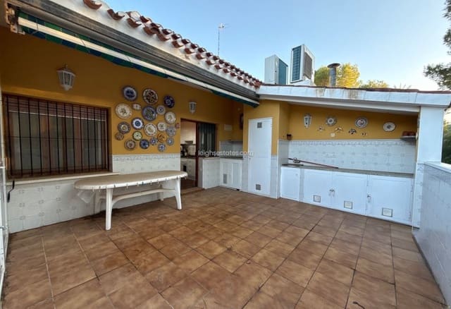 4 Zimmer Haus zu verkaufen in Dehesa de Campoamor, Orihuela mit Garage - 425.000 € (Ref: 9636438)