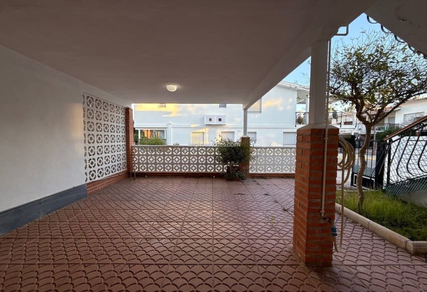 4 bedroom Townhouse for sale in Dehesa de Campoamor with garage - € 425,000 (Ref: 9636438)