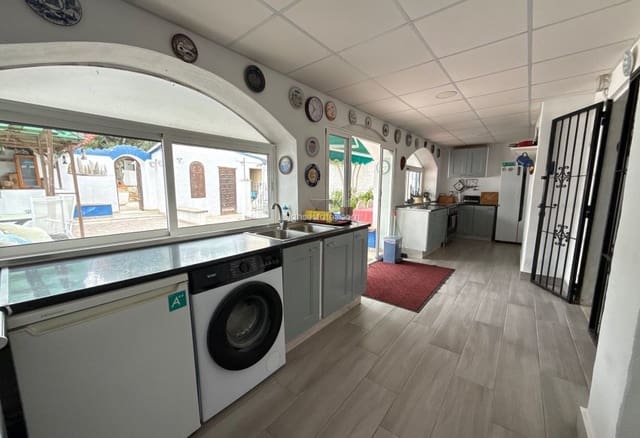 4 slaapkamer Villa te koop in Pilar de la Horadada met zwembad garage - € 335.000 (Ref: 9647699)