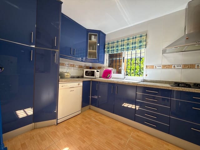 3 soveværelse Villa til salg i Mil Palmeras, Pilar de la Horadada med swimmingpool garage - € 325.000 (Ref: 9651227)