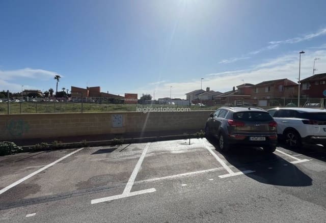 Tontti myytävänä paikassa Torrevieja - 330 000 € (Ref: 9658321)