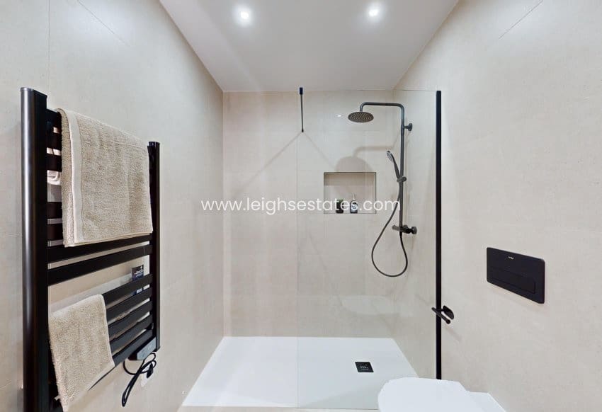 3 slaapkamer Appartement te koop in Cabo Roig met zwembad - € 369.000 (Ref: 9685806)