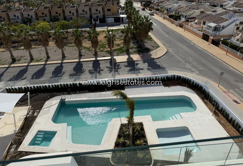 3 slaapkamer Appartement te koop in Cabo Roig met zwembad - € 369.000 (Ref: 9685806)