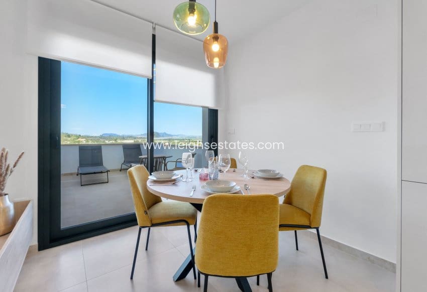Apartamento de 2 habitaciones en Torrevieja en venta con piscina - 299.900 € (Ref: 9685810)