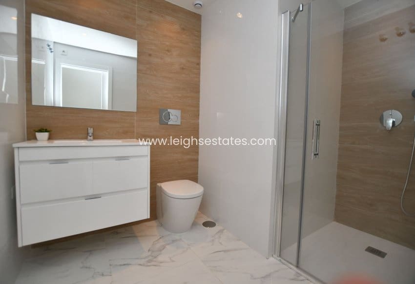 Apartamento de 2 habitaciones en San Miguel de Salinas en venta con piscina - 243.800 € (Ref: 9685811)