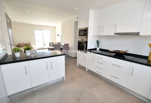 Apartamento de 2 habitaciones en San Miguel de Salinas en venta con piscina - 243.800 € (Ref: 9685811)