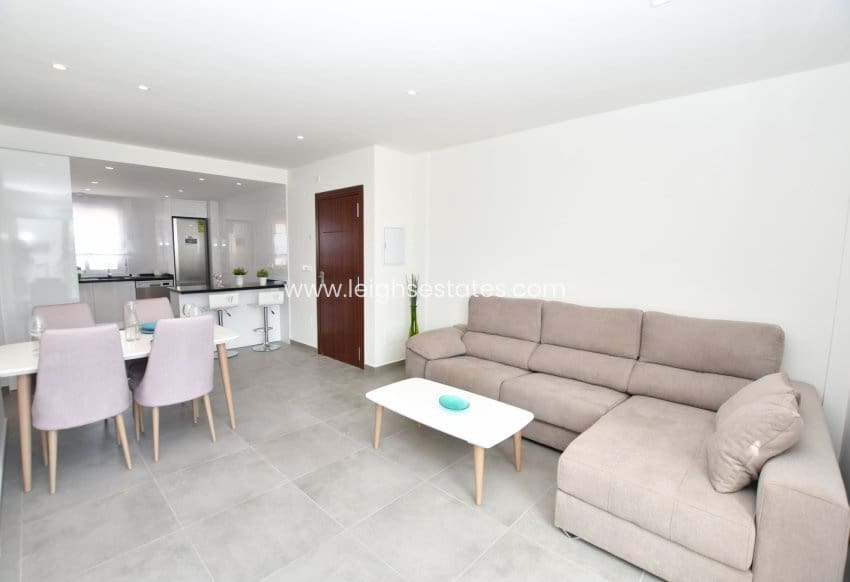 Apartamento de 2 habitaciones en San Miguel de Salinas en venta con piscina - 243.800 € (Ref: 9685811)