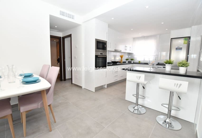 Apartamento de 2 habitaciones en San Miguel de Salinas en venta con piscina - 243.800 € (Ref: 9685811)