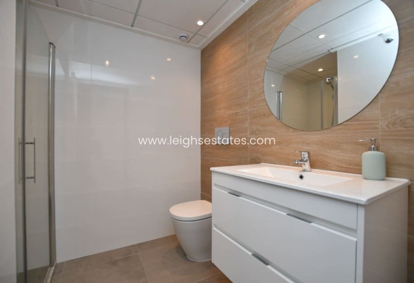 Apartamento de 2 habitaciones en San Miguel de Salinas en venta con piscina - 243.800 € (Ref: 9685811)