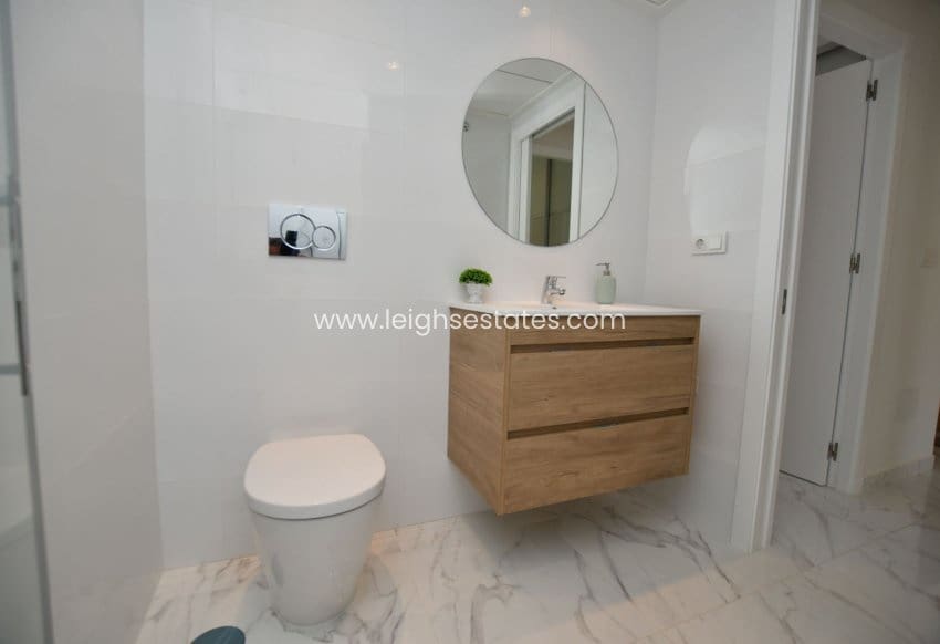 Apartamento de 2 habitaciones en San Miguel de Salinas en venta con piscina - 243.800 € (Ref: 9685811)