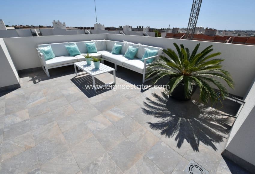 Apartamento de 2 habitaciones en San Miguel de Salinas en venta con piscina - 243.800 € (Ref: 9685811)