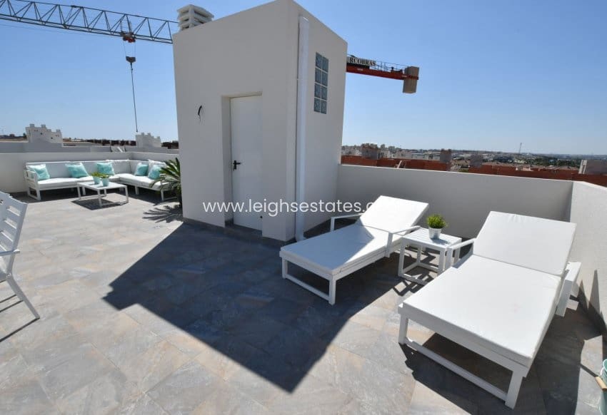 Apartamento de 2 habitaciones en San Miguel de Salinas en venta con piscina - 243.800 € (Ref: 9685811)