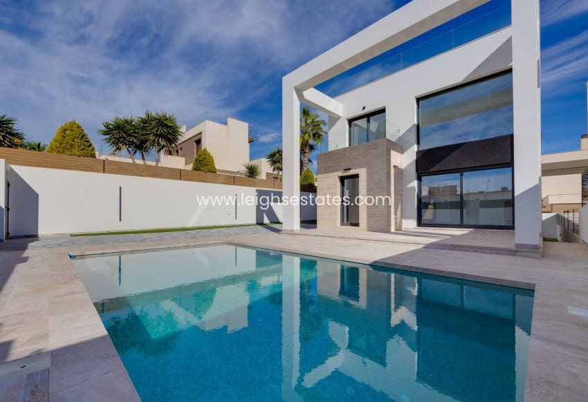 4 bedroom Townhouse for sale in Torrevieja - € 750,000 (Ref: 9685813)