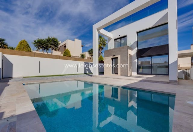 4 bedroom Townhouse for sale in Aguas Nuevas, Torrevieja - € 750,000 (Ref: 9685813)