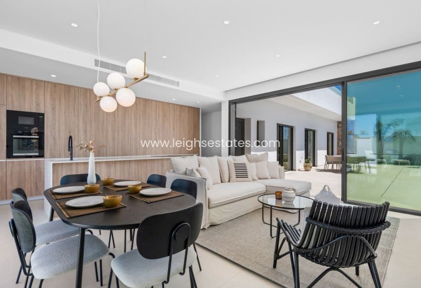 Chalet de 3 habitaciones en Los Alcázares en venta - 499.900 € (Ref: 9685815)