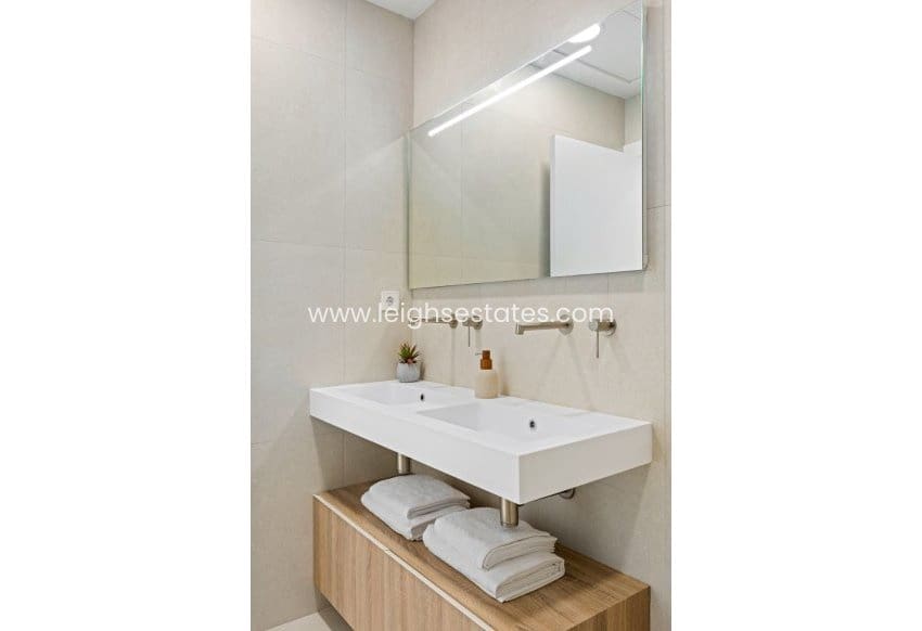 Chalet de 3 habitaciones en Los Alcázares en venta - 499.900 € (Ref: 9685815)