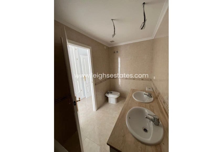 2 soverom Leilighet til salgs i Orihuela Costa med svømmebasseng - € 212 350 (Ref: 9685829)