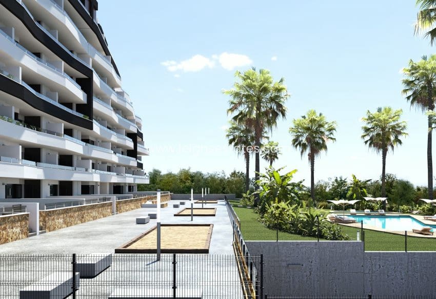 Apartamento de 2 habitaciones en San Miguel de Salinas en venta con piscina - 230.000 € (Ref: 9685832)