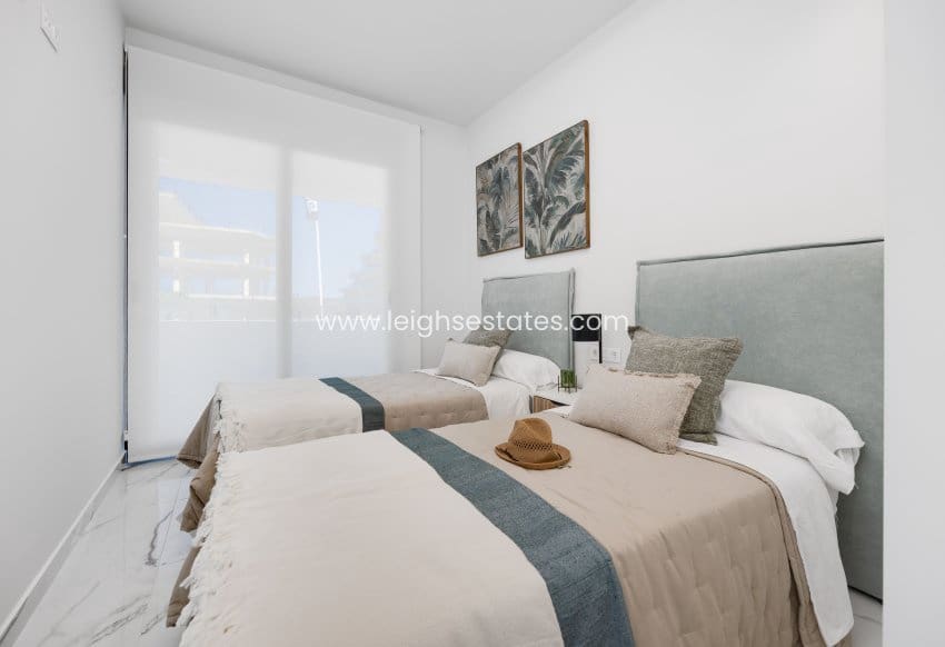 2 slaapkamer Appartement te koop in San Miguel de Salinas met zwembad - € 244.000 (Ref: 9685832)
