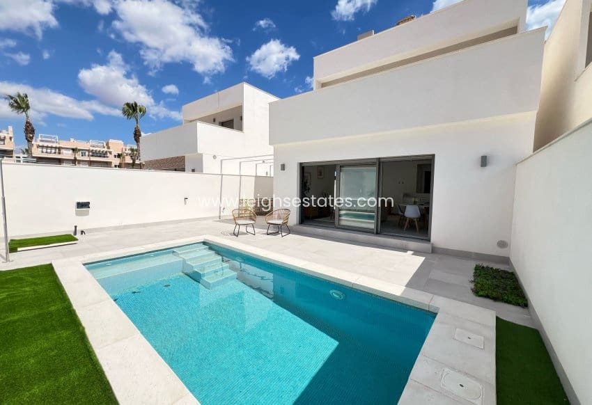 3 slaapkamer Huis te koop in Orihuela Costa - € 499.900 (Ref: 9685833)