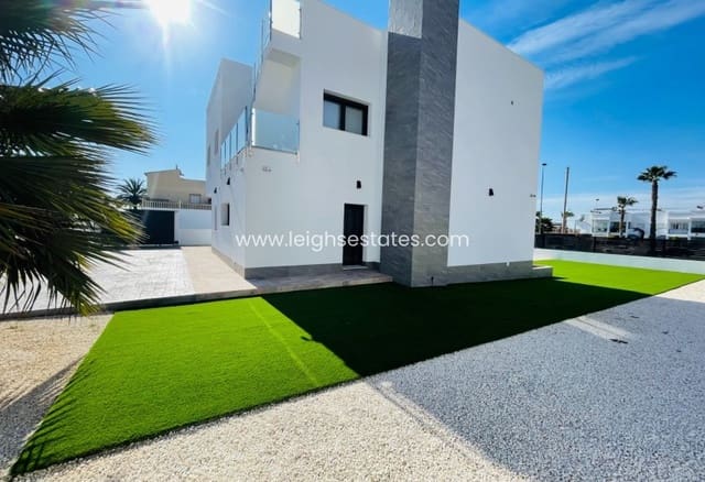 5 bedroom Townhouse for sale in Aguas Nuevas, Torrevieja - € 1,200,000 (Ref: 9685844)