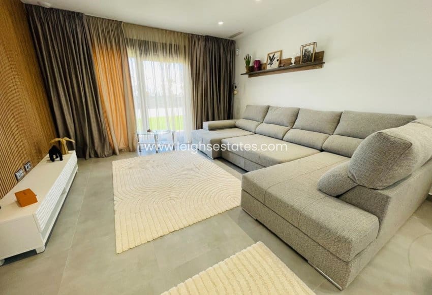5 bedroom Townhouse for sale in Torrevieja - € 1,200,000 (Ref: 9685844)