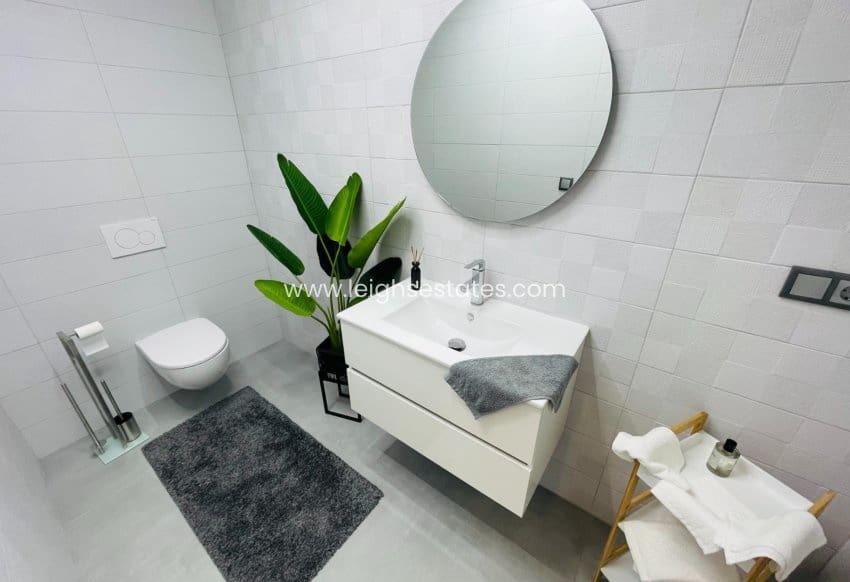 5 bedroom Townhouse for sale in Torrevieja - € 1,200,000 (Ref: 9685844)